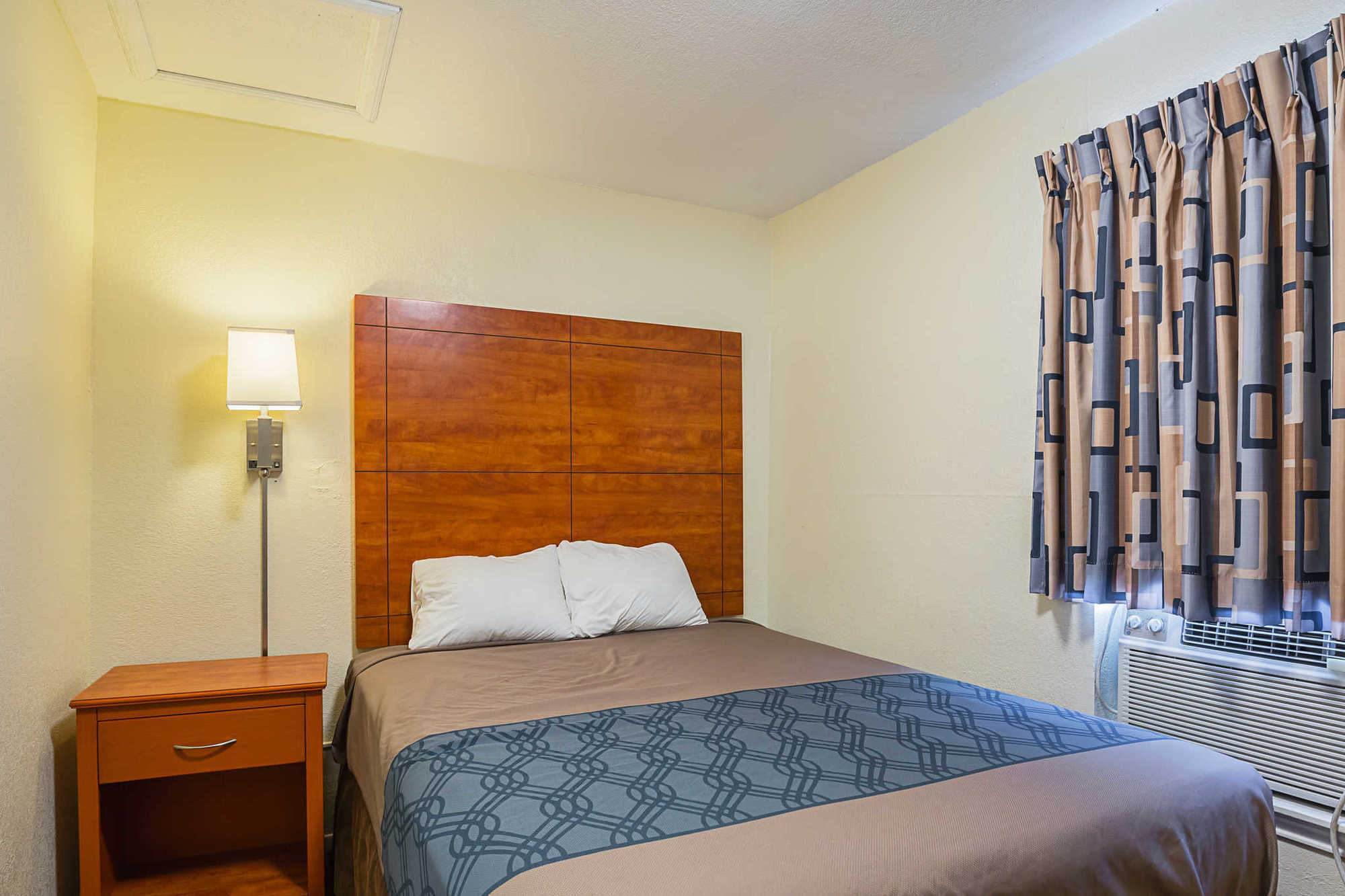 Econo Lodge Huntsville- University Area 客房 照片